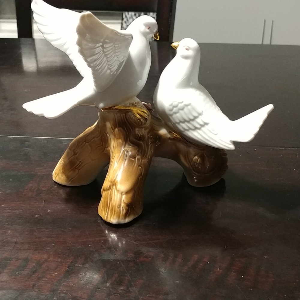 Porcelain Doves figurine